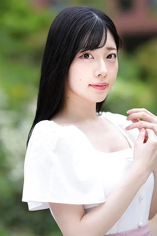 礒部花凛 Karin Isobe照片