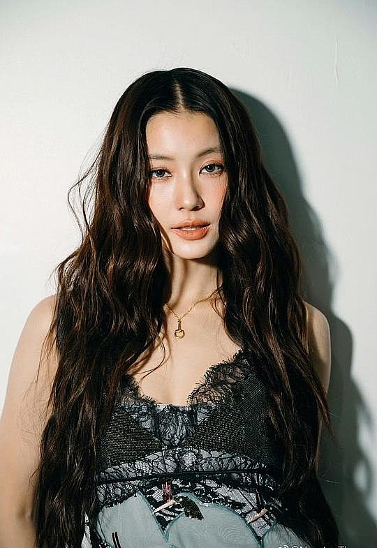 提娜丽·维拉瓦诺丹 Tipnaree Weerawatnodom照片