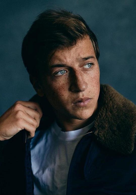 斯凯勒·吉桑多 Skyler Gisondo照片