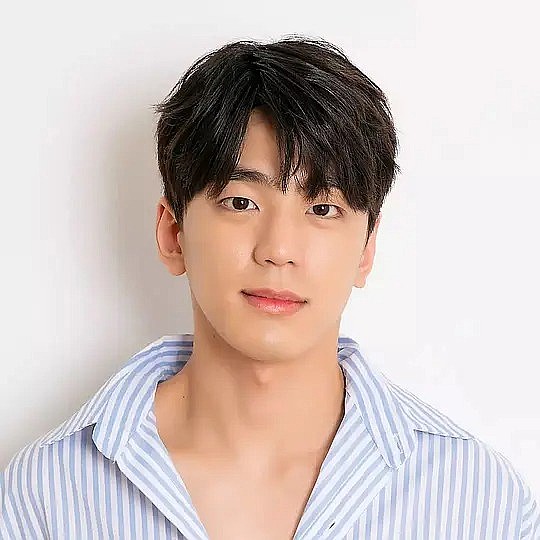 金旻奎 Kim Min-gyoo照片