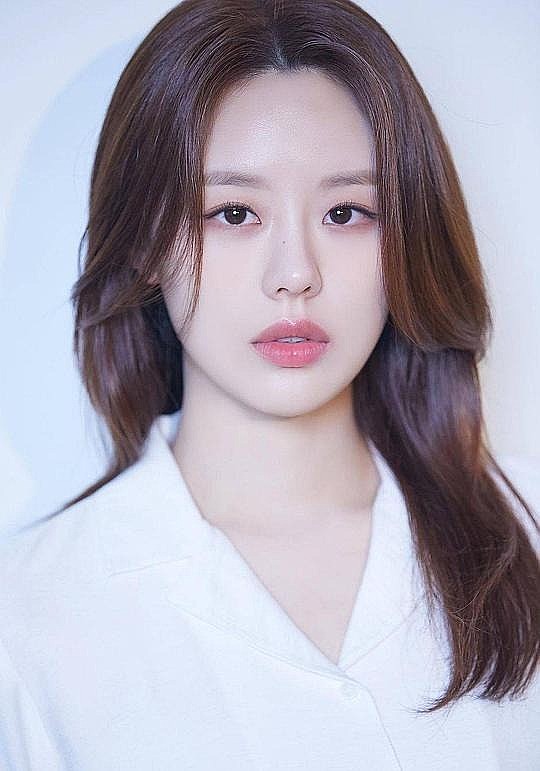 李瑜真 Lee Yoo Jin照片