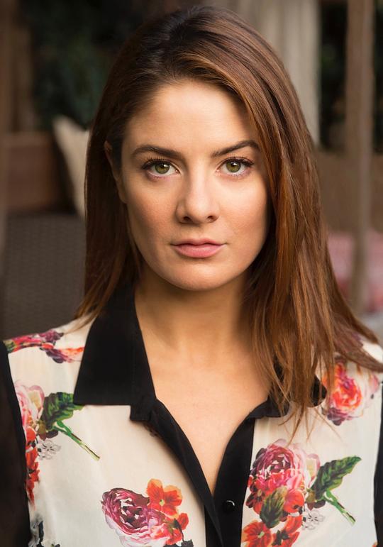 艾米莉·特里梅因 Emily Tremaine照片