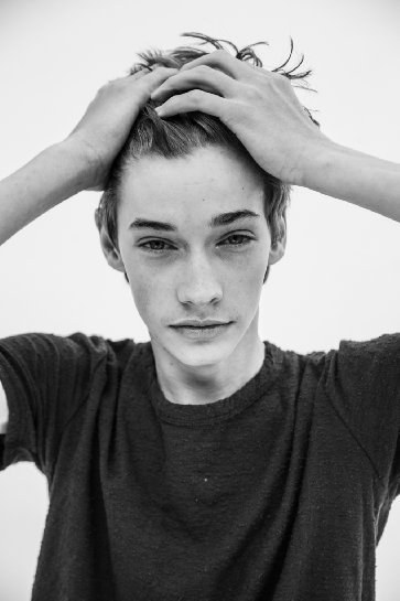 雅库布·洛弗兰德 Jacob Lofland照片