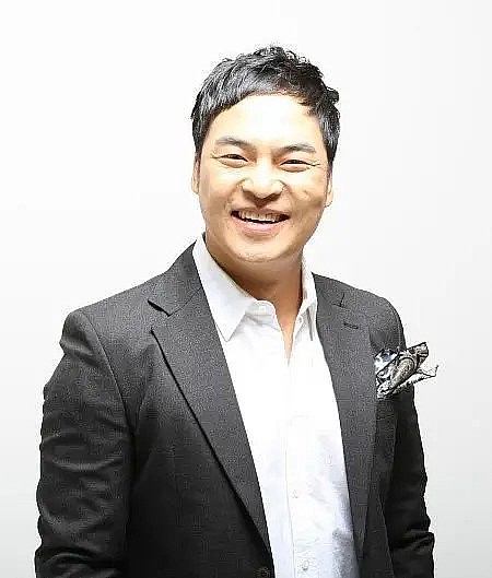 金龙云 Yong-woon Kim照片