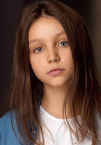 伊娃·舍甫琴科 Eva Shevchenko-Holovko照片