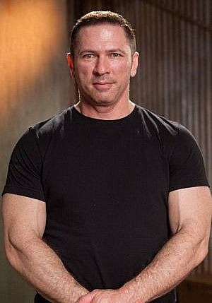 约翰·斯特朗 John Strong照片