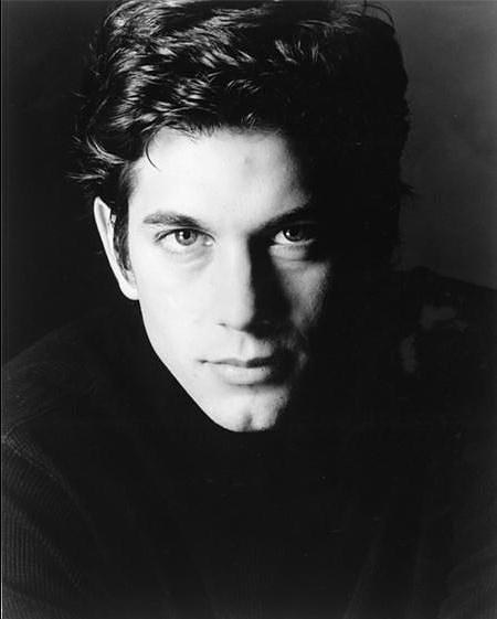 亚当·加西亚 Adam Garcia照片