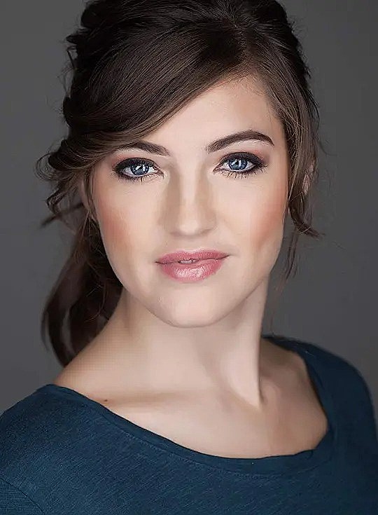 莎拉·欧文 Sarah Irwin照片