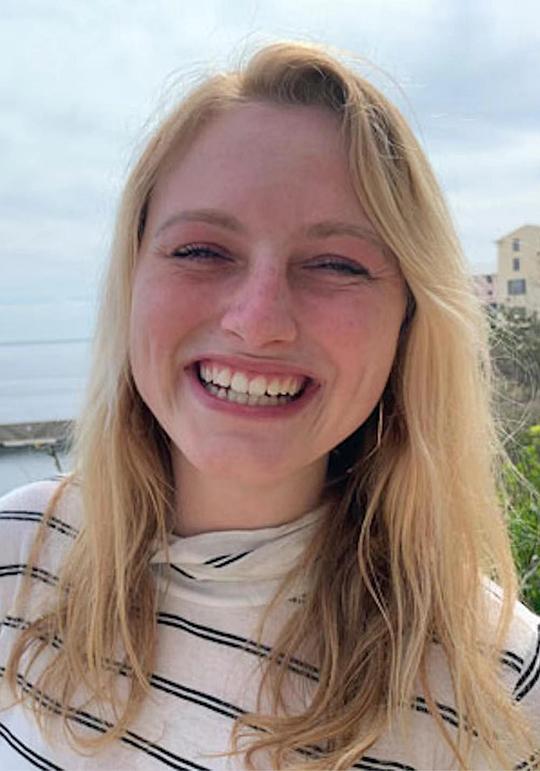 露露·亚当斯 Lulu Adams照片