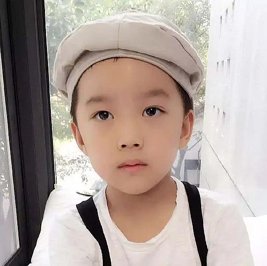 华嘉年 Jianian Hua照片