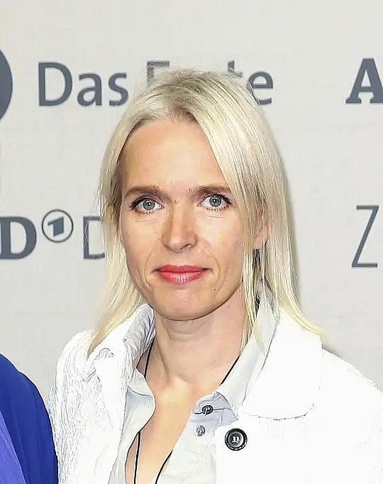 Annette Hess照片