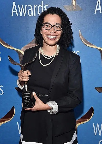 塔尼娅·巴菲尔德 Tanya Barfield照片