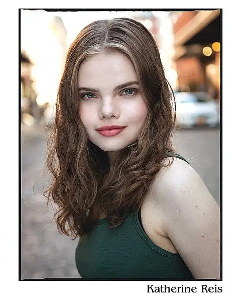 凯瑟琳·雷斯 Katherine Reis照片