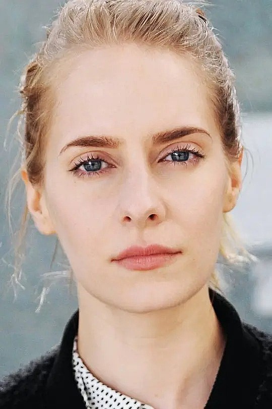 科妮莉亚·伊万坎 Cornelia Ivancan照片