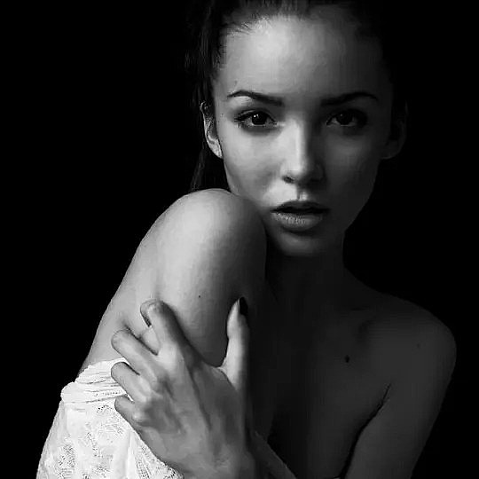 麦迪森·亚萨尼 Maddison Jaizani照片