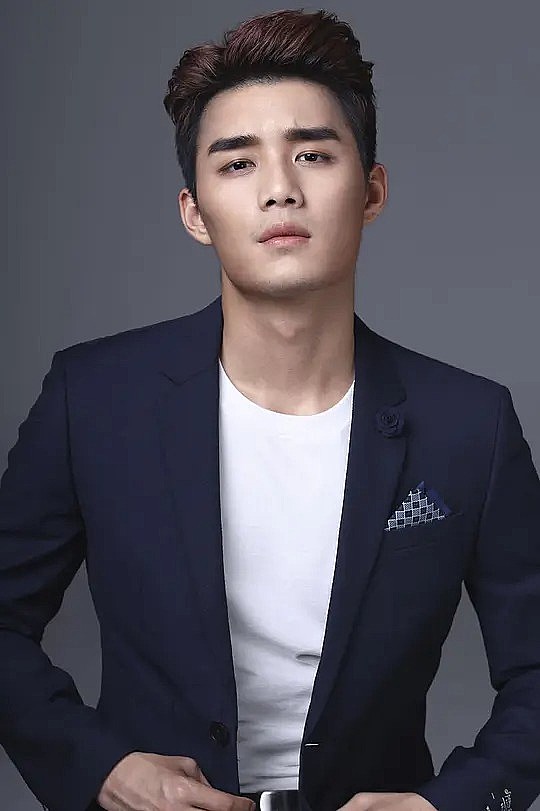 张家鼎 Jiading Zhang照片