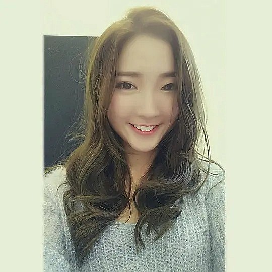 包仲欣 Lydia Pau照片