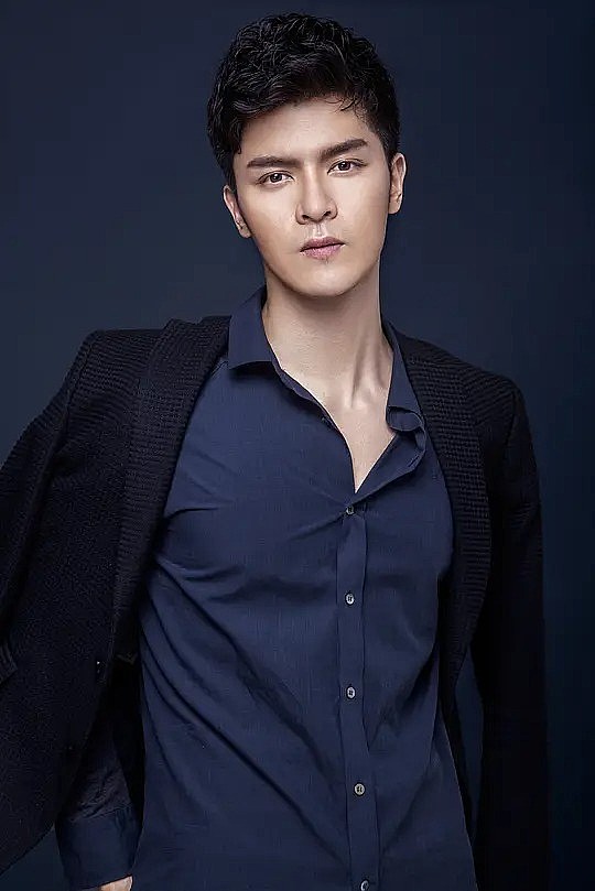 汉研 Yan Han照片