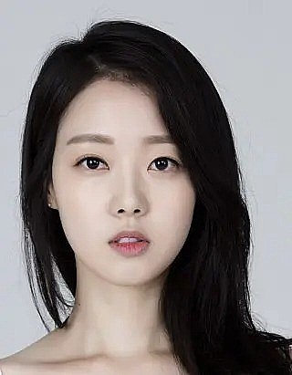 尹多英 Yoon Da-young照片