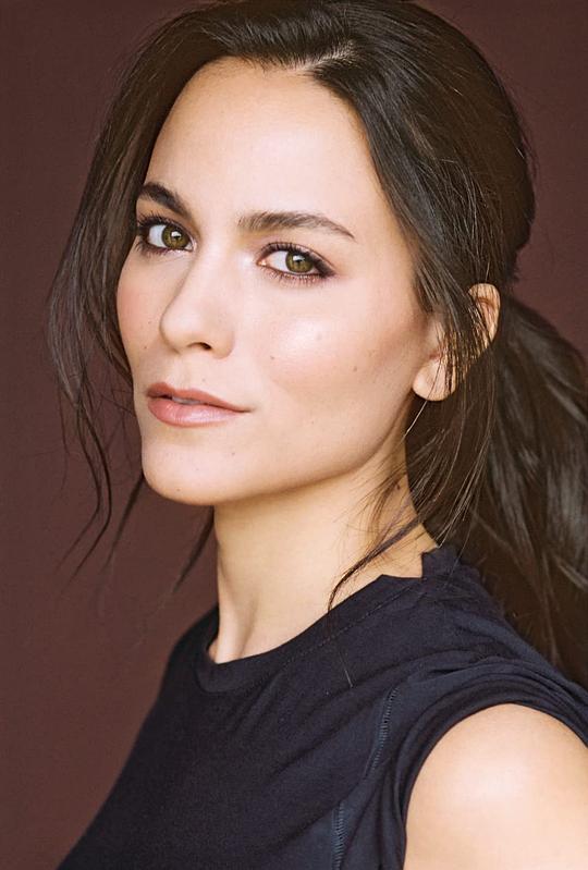 玛雅·斯托扬 Maya Stojan照片