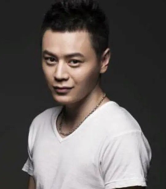 王厦 Xia Wang照片