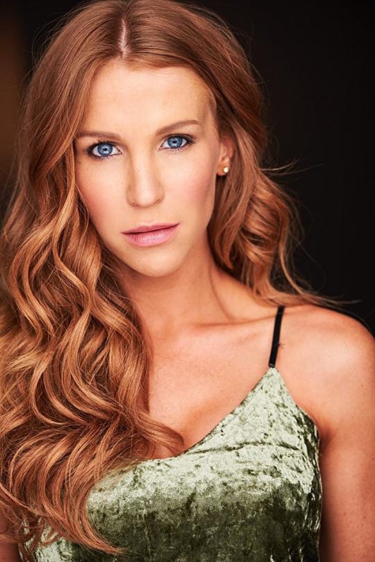 莱斯莉·斯特拉顿 Leslie Stratton照片