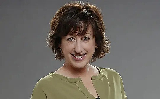 贝丝·霍尔 Beth Hall照片