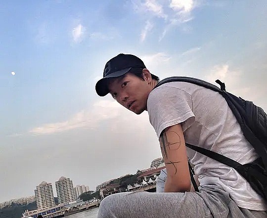 徐鸿 Xu Hong照片