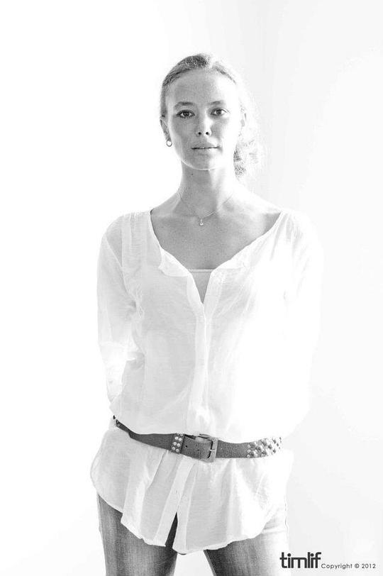 索妮亚·奥卡沙 Sonia Okacha照片