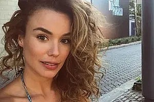 茱丽安·阿劳乔 Juliane Araújo照片