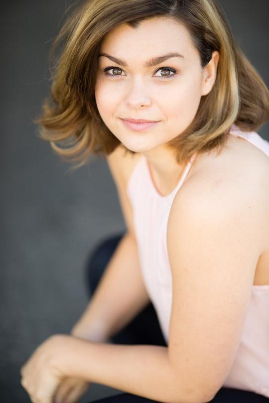 雷巴·布尔 Reba Buhr照片