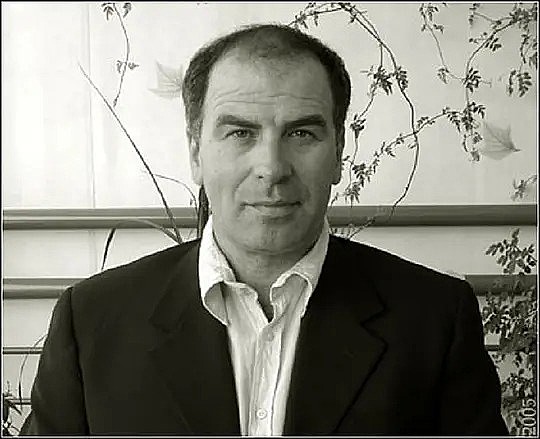Kostas Triantafillopoulos照片