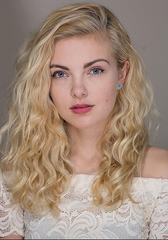 艾玛·马多克 Emma Maddock照片
