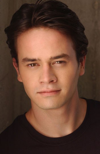 丹尼尔·洛根 Daniel Logan照片