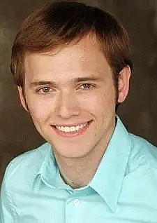 亚当·吉布斯 Adam Gibbs照片