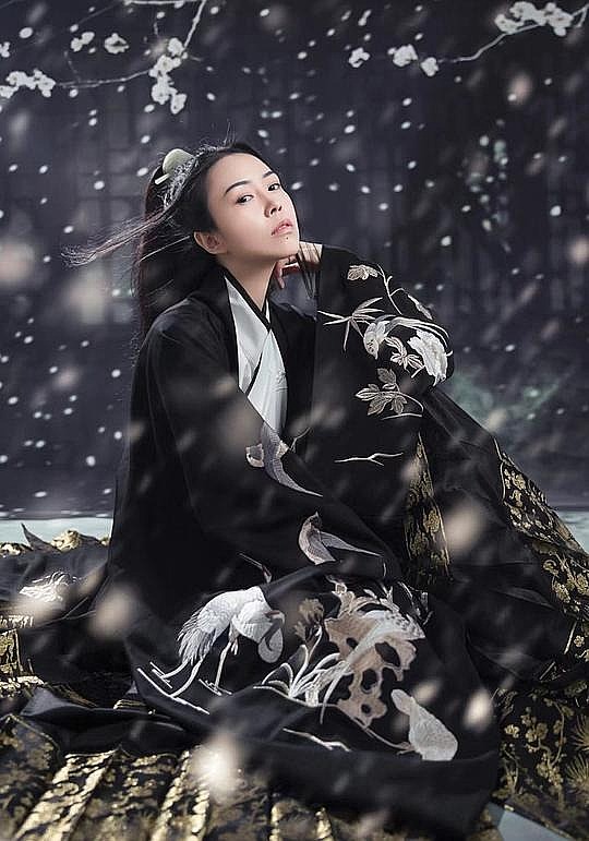 温鹂 Li Wen照片