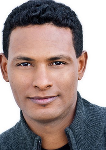 肖恩·里亚尔 Sean Ryal照片