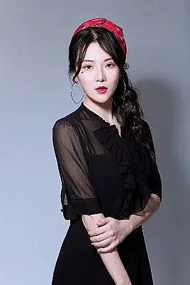 苏月 Yue Su照片