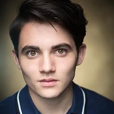强尼·艾米斯 Jonny Amies照片