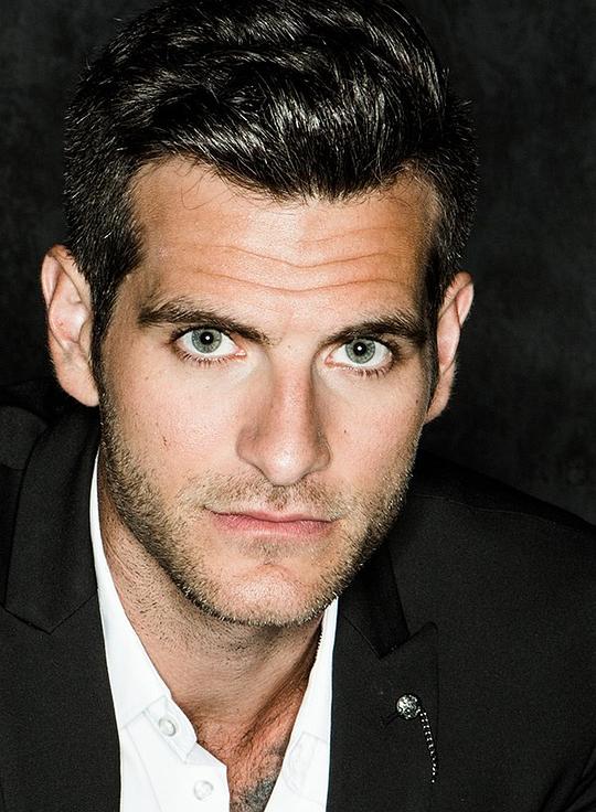 艾伦·鲍威尔 Alan Powell照片