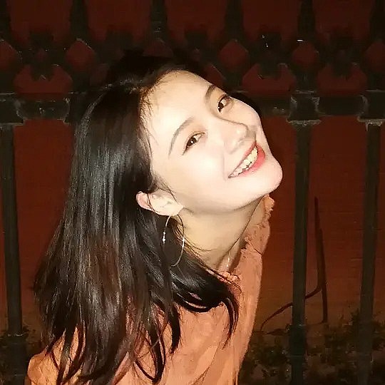 楚禾 He Chu照片