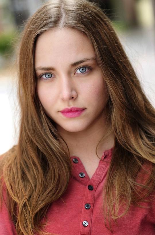 凯特·琼斯 Cate Jones照片