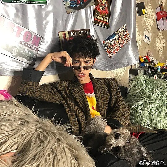 谢俊泽照片