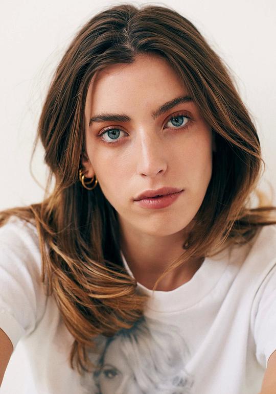 克拉拉·麦克格雷格 Clara McGregor照片