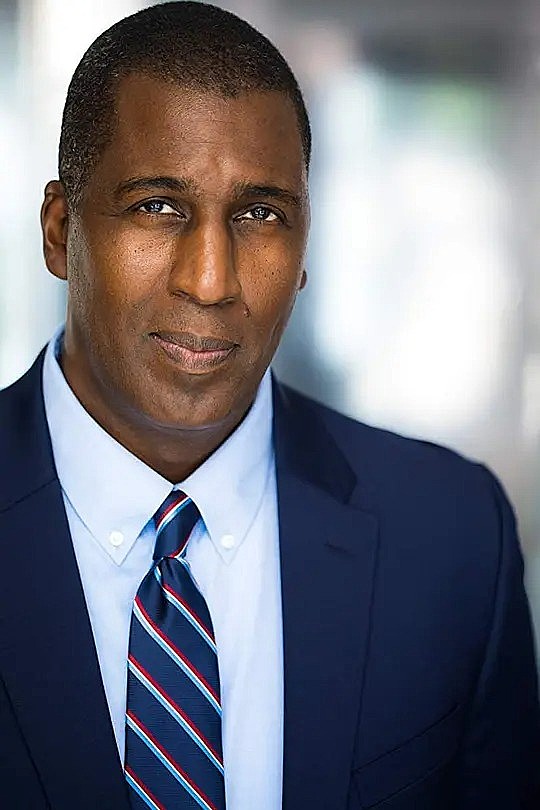 安东尼·霍利迪 Anthony Holiday照片