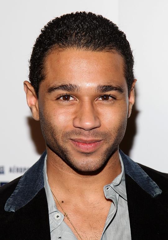 科宾·布鲁 Corbin Bleu照片