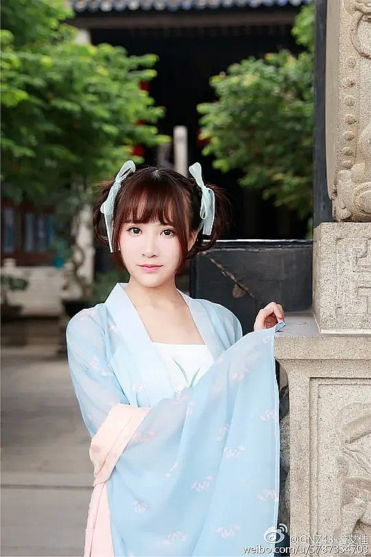 曾艾佳照片