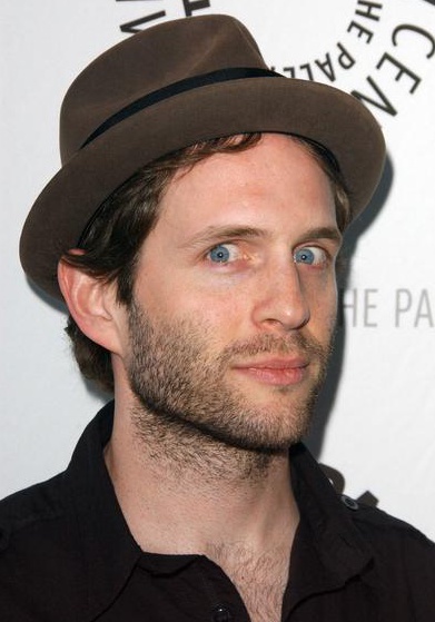 格伦·豪尔顿 Glenn Howerton照片