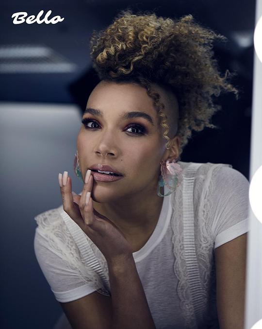 艾美·拉韦尔-兰普曼 Emmy Raver-Lampman照片