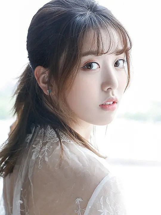 刘人语 Reyi Liu照片